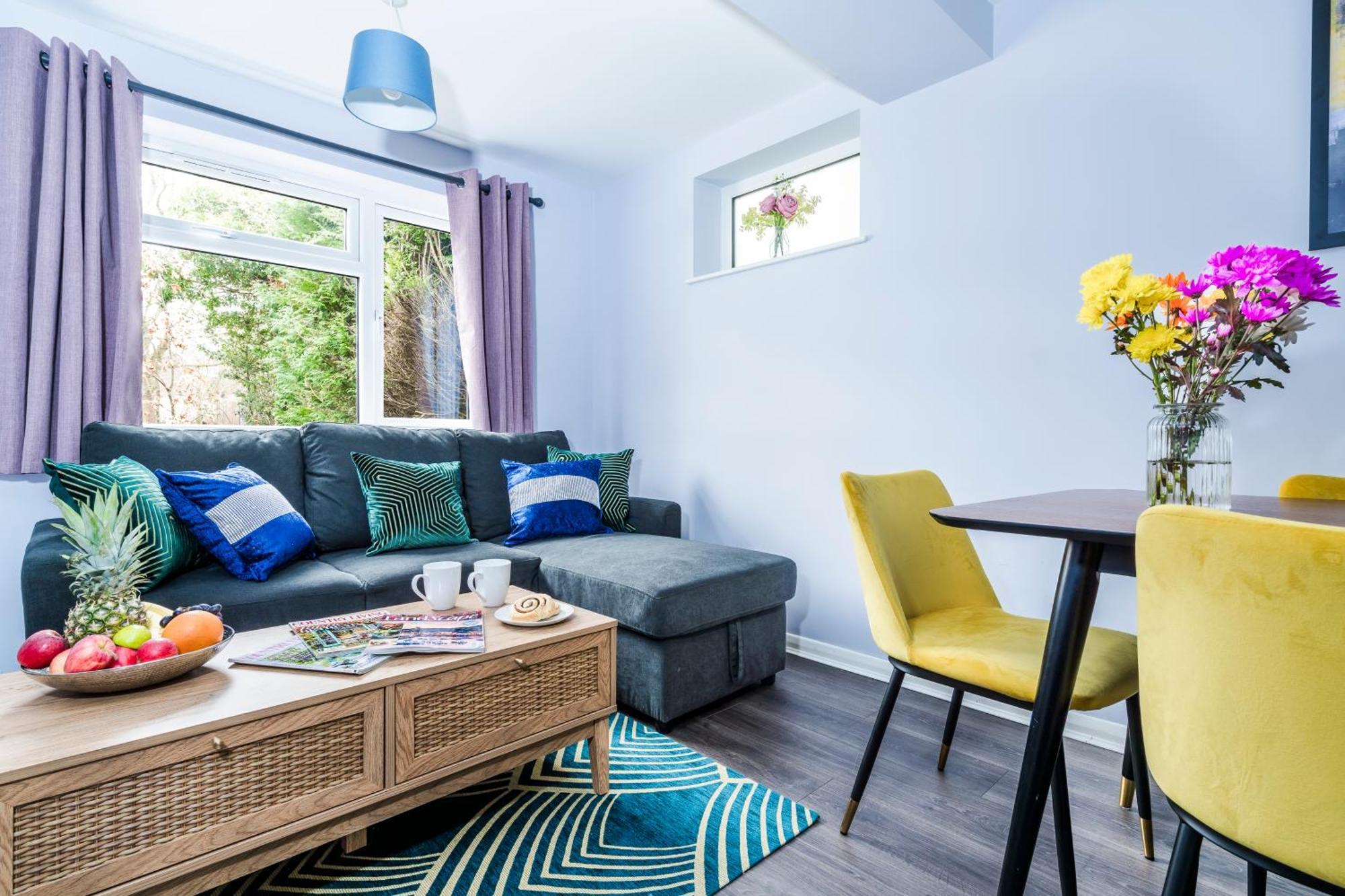 Simba House - Contractors, Relocators , Families, Wi-fi, Free Parking Apartment