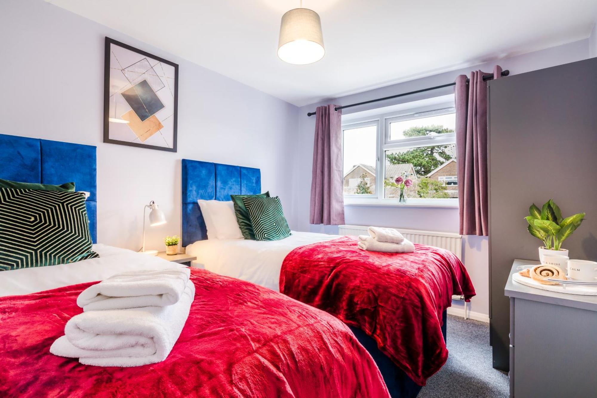 Simba House - Contractors, Relocators , Families, Wi-fi, Free Parking Apartment *