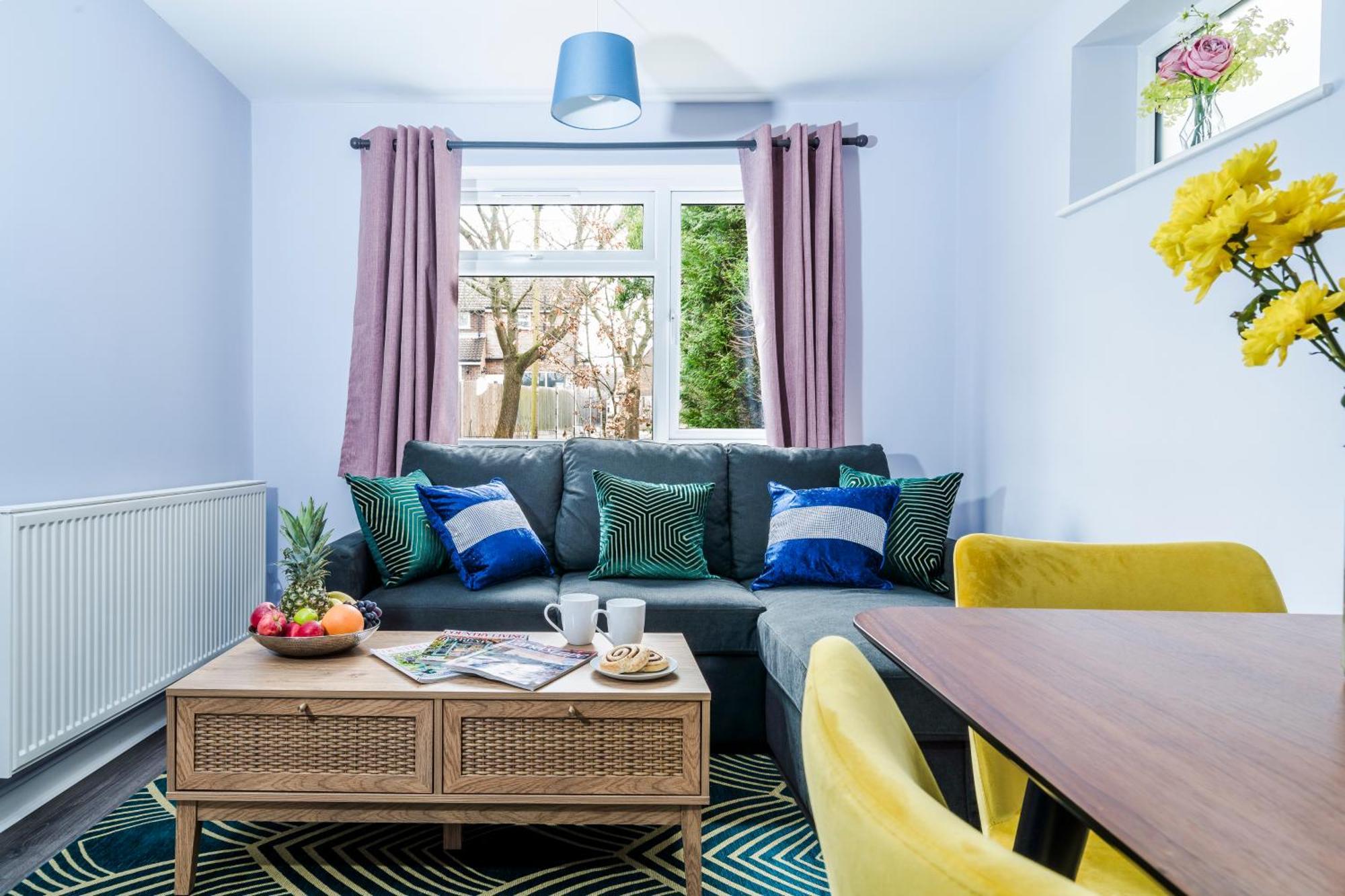 Simba House - Contractors, Relocators , Families, Wi-fi, Free Parking Apartment Hemel Hempstead